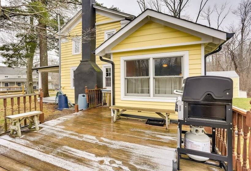 Wantage Getaway W/ Private Pickleball Court!