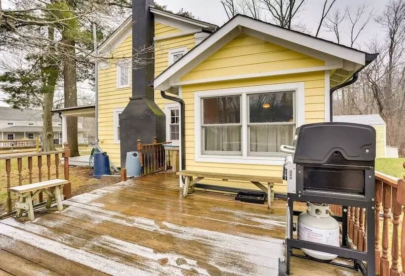 Wantage Getaway W/ Private Pickleball Court!