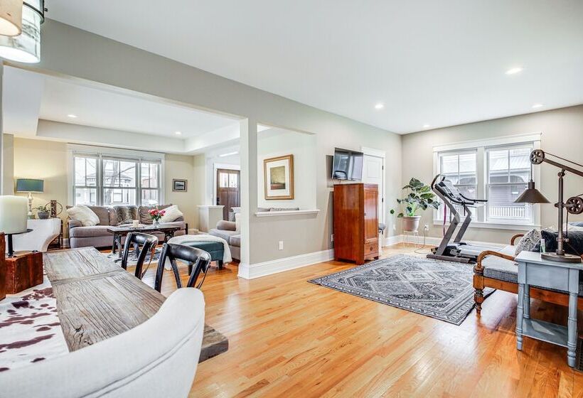 Elegant Saratoga Springs Stay: Walk To Town, Track