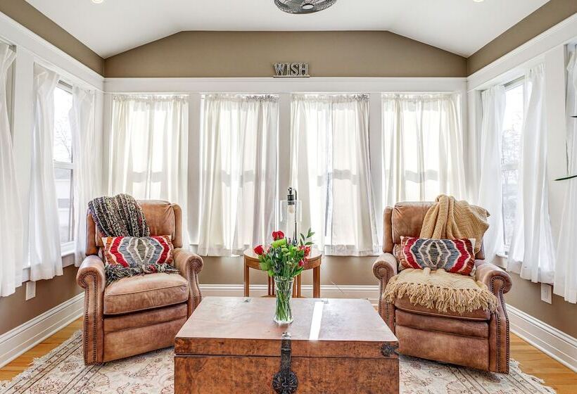 Elegant Saratoga Springs Stay: Walk To Town, Track