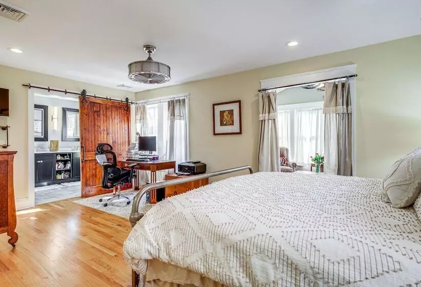 Elegant Saratoga Springs Stay: Walk To Town, Track