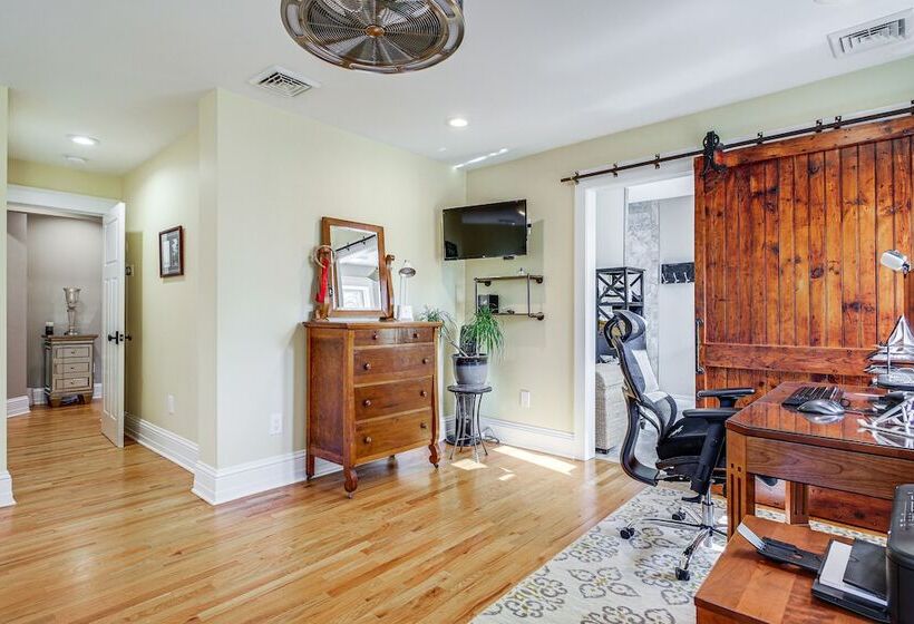 Elegant Saratoga Springs Stay: Walk To Town, Track