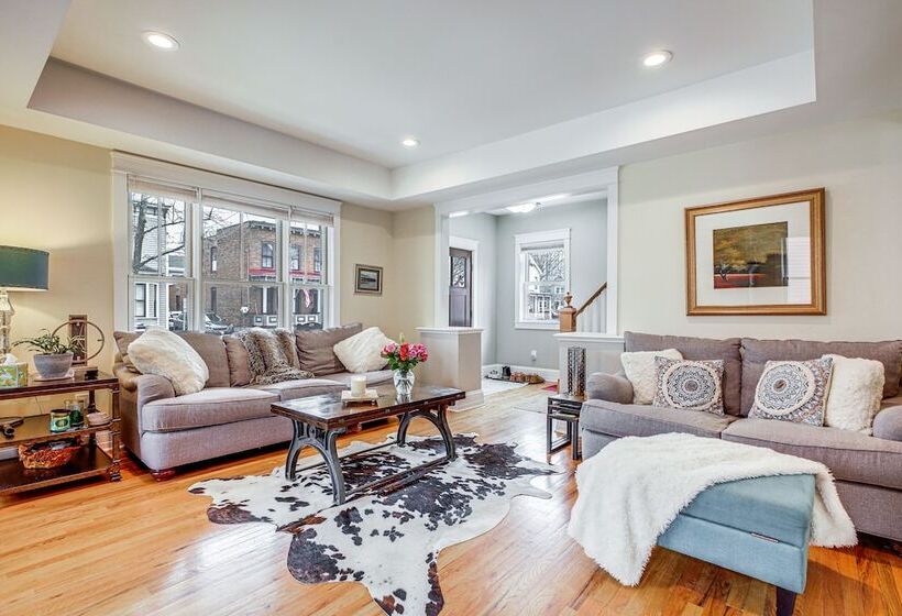 Elegant Saratoga Springs Stay: Walk To Town, Track