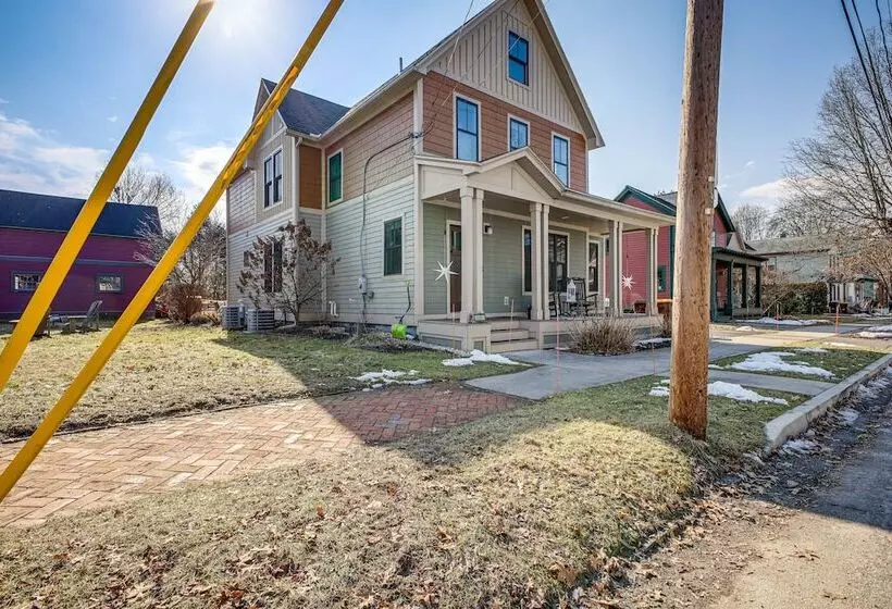 Elegant Saratoga Springs Stay: Walk To Town, Track