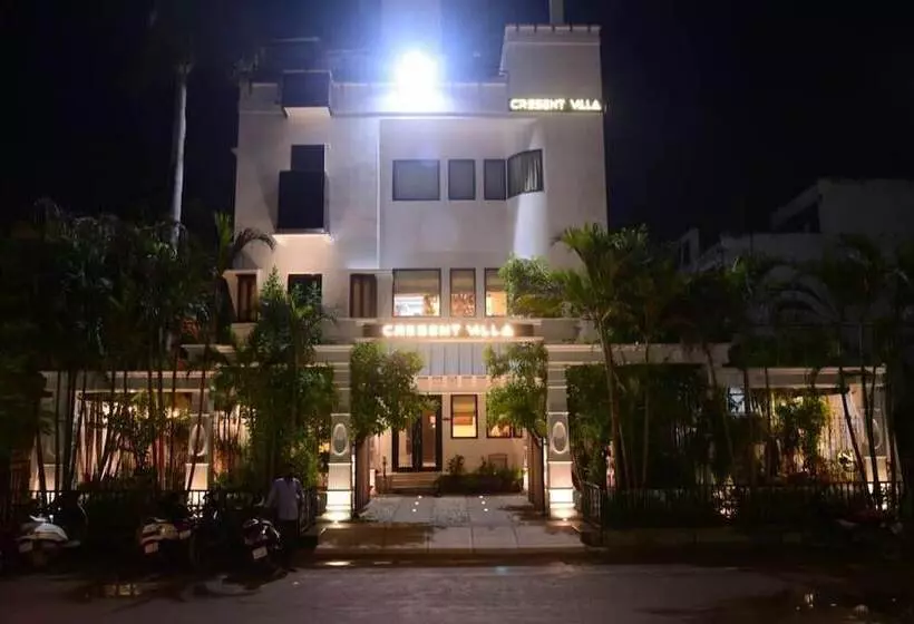 Hotelli Cresent   Near Assi Ghat