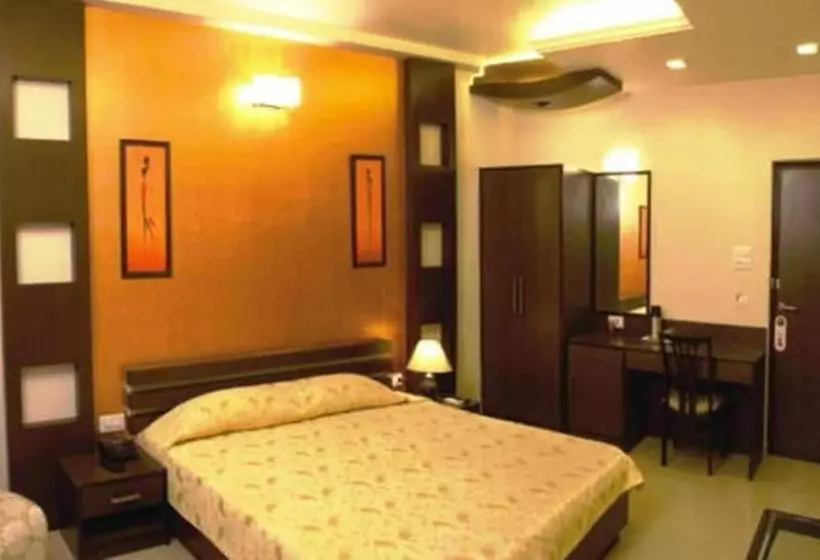 Hotelli Cresent   Near Assi Ghat