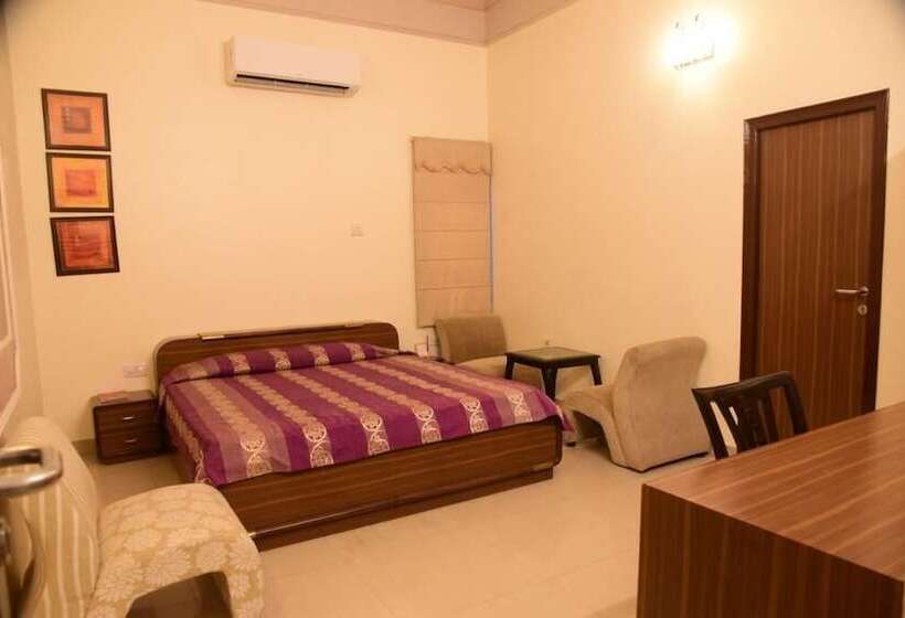 호텔 Cresent Near Assi Ghat