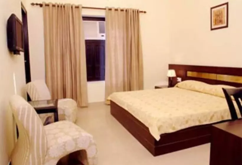 Hotelli Cresent   Near Assi Ghat