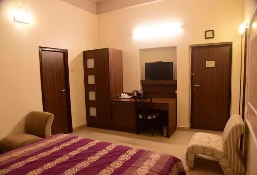 Hotelli Cresent   Near Assi Ghat