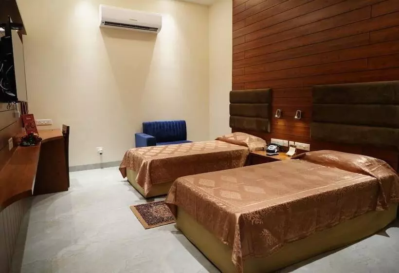 Hotelli Cresent   Near Assi Ghat