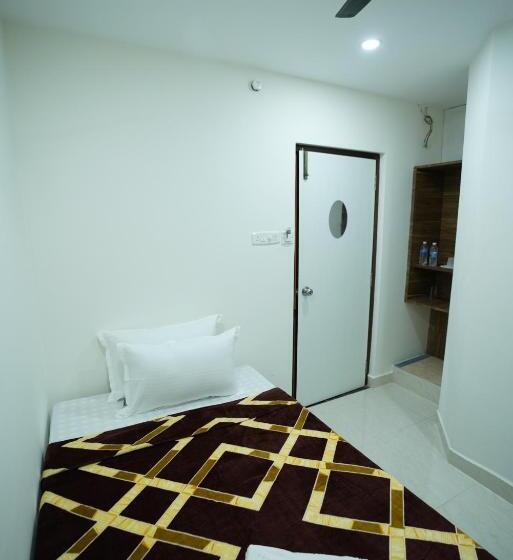 Отель Saara Inn