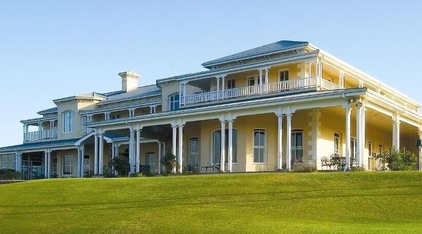 호텔 Prince S Grant Golf Estate