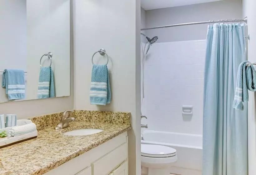 Lovely Charlotte Home W/ Yard: 9 Mi To Uptown!