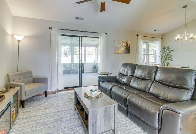 Lovely Charlotte Home W/ Yard: 9 Mi To Uptown!