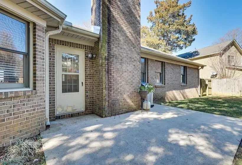 Lovely Decatur Home W/ Yard ~ 6 Mi To Town!