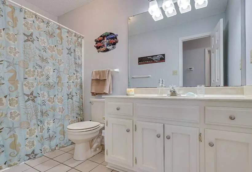 Lovely Decatur Home W/ Yard ~ 6 Mi To Town!