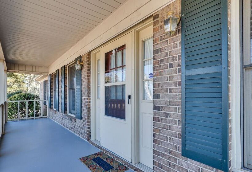 Lovely Decatur Home W/ Yard ~ 6 Mi To Town!