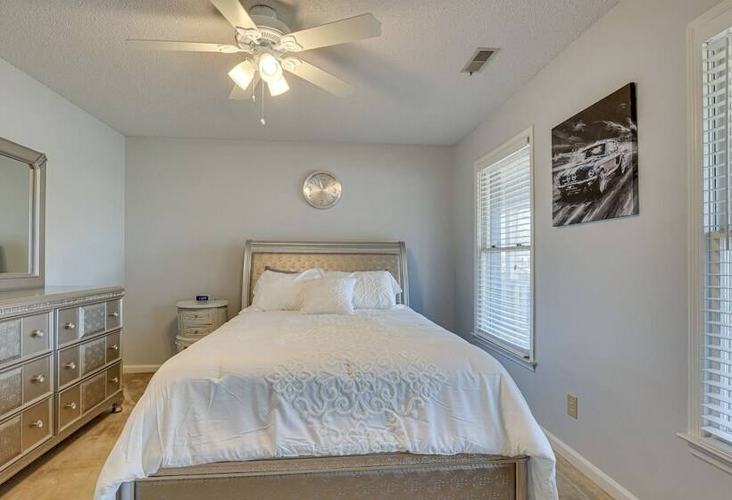 Lovely Decatur Home W/ Yard ~ 6 Mi To Town!