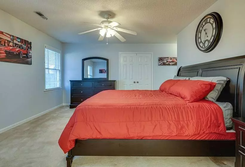 Lovely Decatur Home W/ Yard ~ 6 Mi To Town!