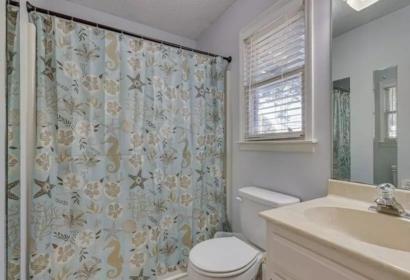 Lovely Decatur Home W/ Yard ~ 6 Mi To Town!