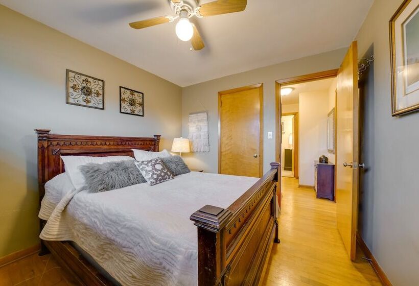 Lovely Valencia Home W/ Yard & Private Pool!