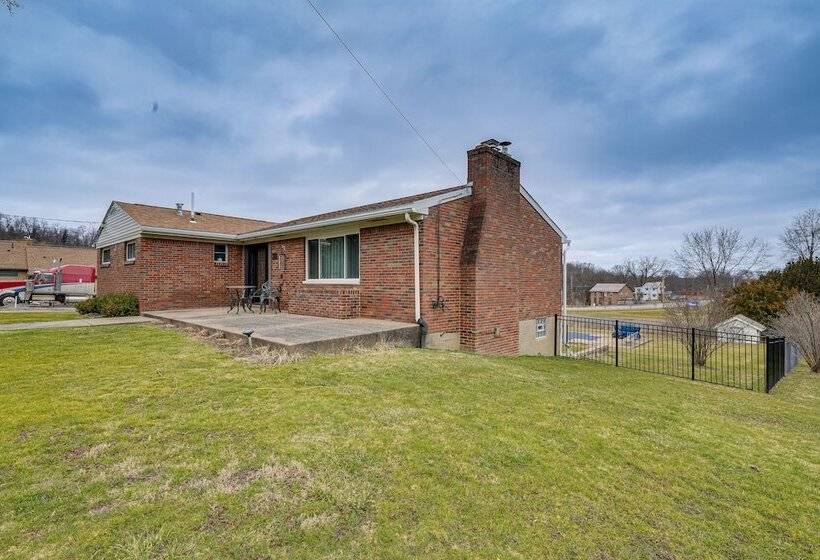 Lovely Valencia Home W/ Yard & Private Pool!