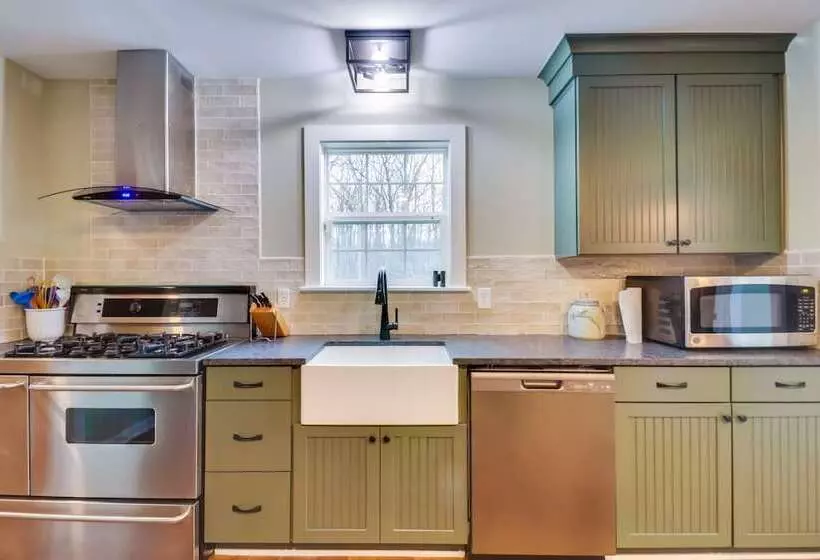 Orange Cottage W/ Hiking Access: 1 Mi To Lake Anna