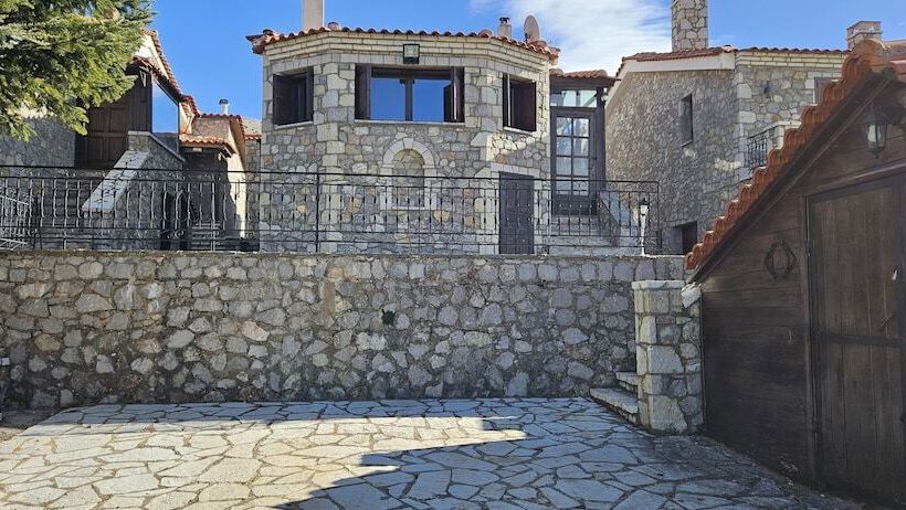 Pensió Livadi Escape