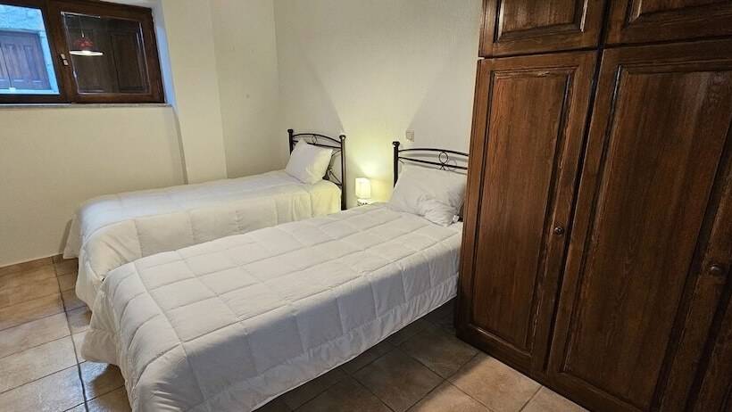 Pensió Livadi Escape