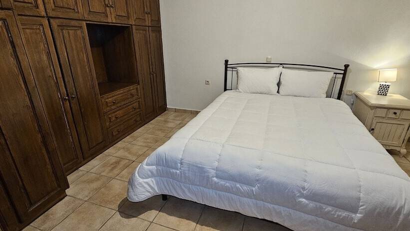 Pensió Livadi Escape