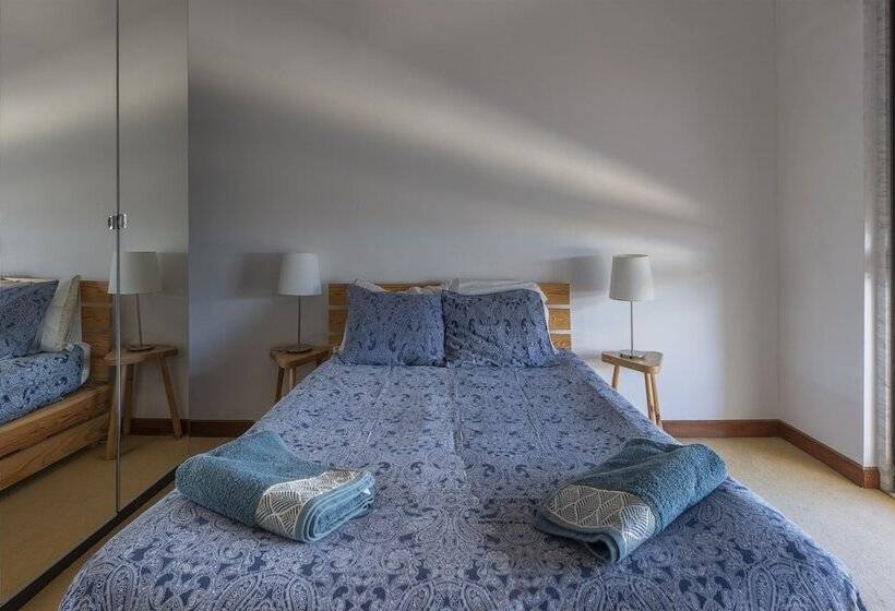 بنسيون Room In Apartment   Double Bed Room 1 In Sintra Center Next To Olga Cadaval