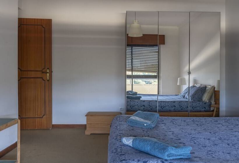 بنسيون Room In Apartment   Double Bed Room 1 In Sintra Center Next To Olga Cadaval