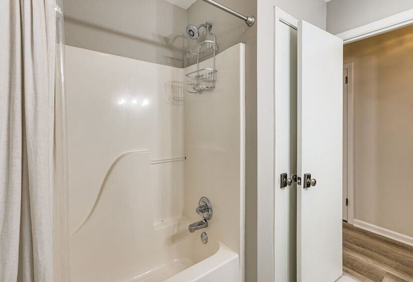 Pet Friendly Fultondale Home ~ 9 Mi To Birmingham!