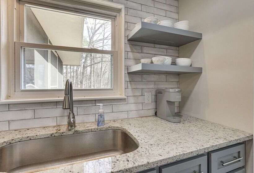 Pet Friendly Fultondale Home ~ 9 Mi To Birmingham!