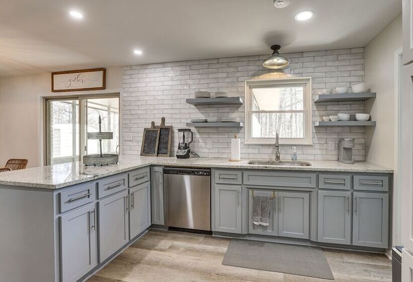 Pet Friendly Fultondale Home ~ 9 Mi To Birmingham!