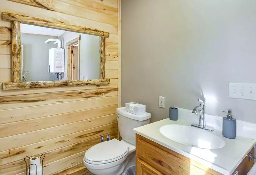 Minnesota Escape Near Snowmobiling & Fishing!