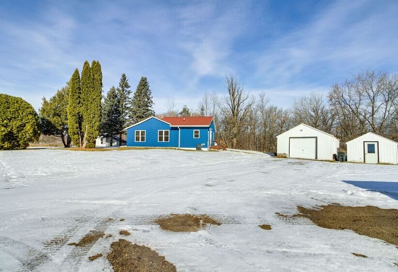 Minnesota Escape Near Snowmobiling & Fishing!