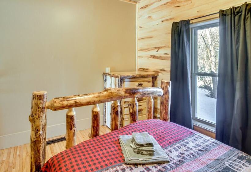 Minnesota Escape Near Snowmobiling & Fishing!