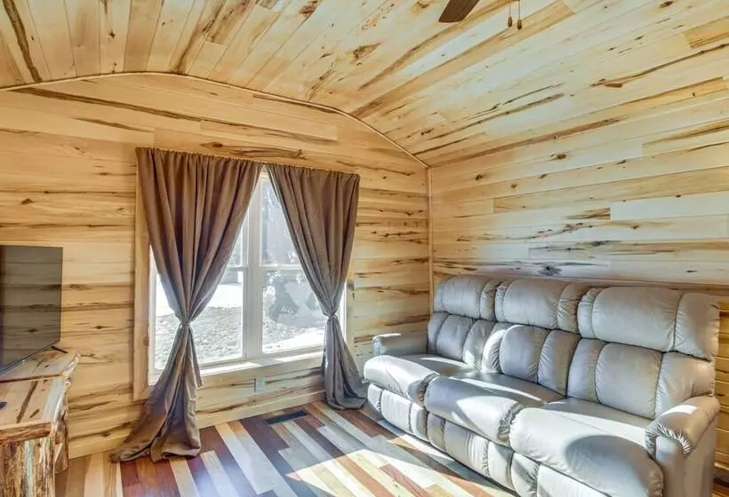 Minnesota Escape Near Snowmobiling & Fishing!
