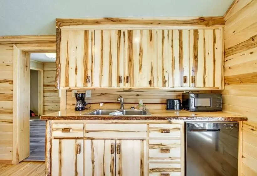 Minnesota Escape Near Snowmobiling & Fishing!