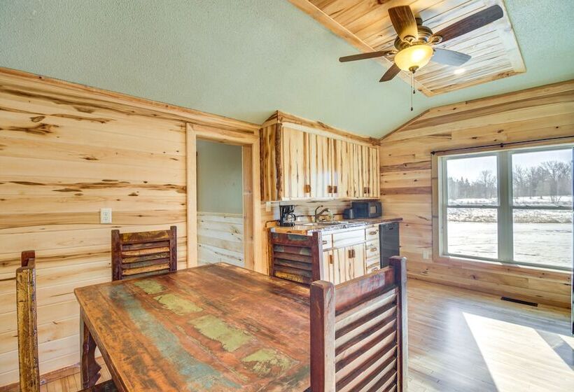 Minnesota Escape Near Snowmobiling & Fishing!