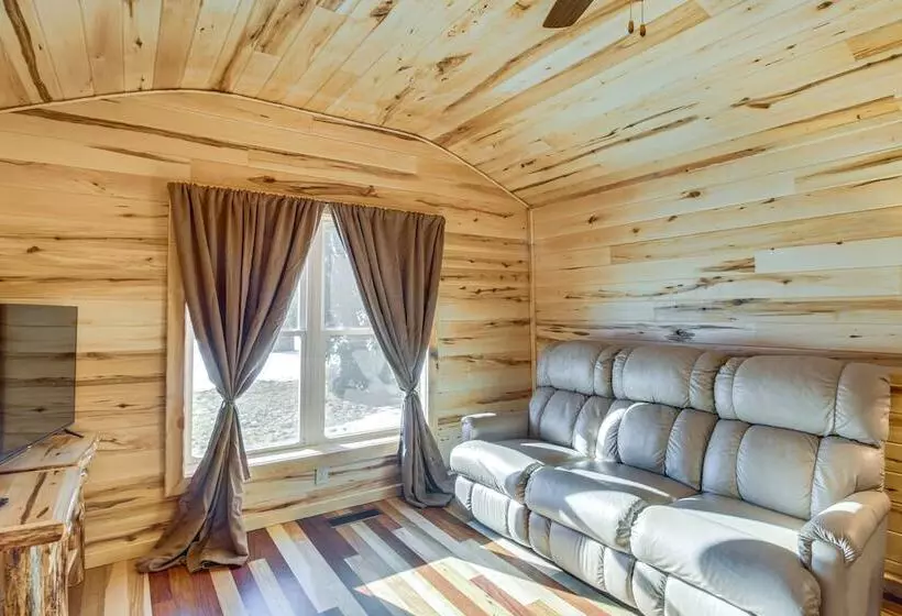 Minnesota Escape Near Snowmobiling & Fishing!