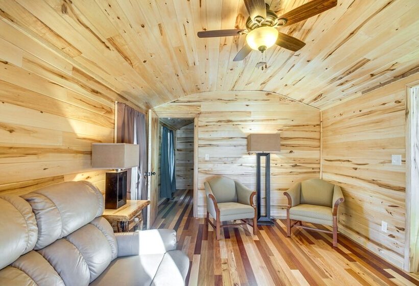 Minnesota Escape Near Snowmobiling & Fishing!