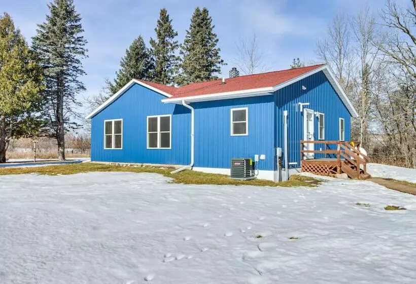 Minnesota Escape Near Snowmobiling & Fishing!