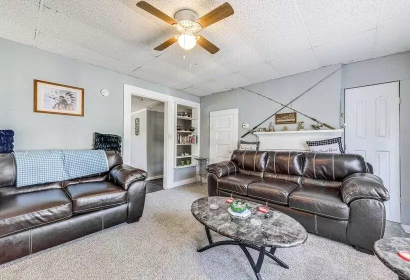 Pet Friendly North Carolina Abode   Deck & Hot Tub