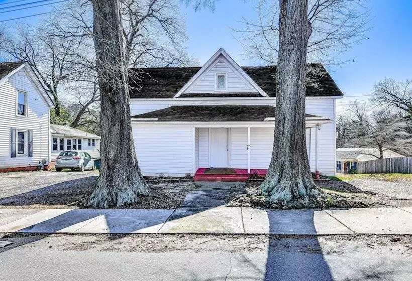Pet Friendly North Carolina Abode   Deck & Hot Tub