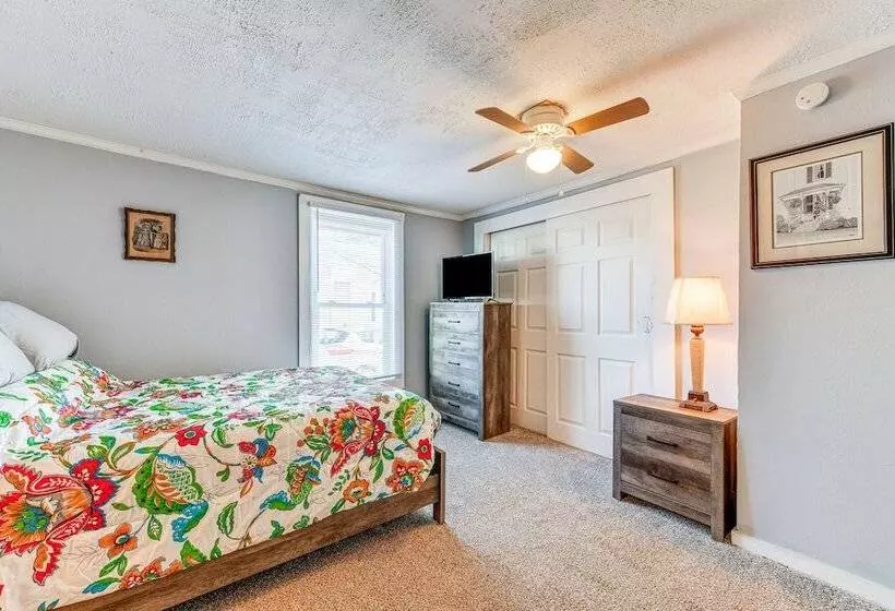 Pet Friendly North Carolina Abode   Deck & Hot Tub