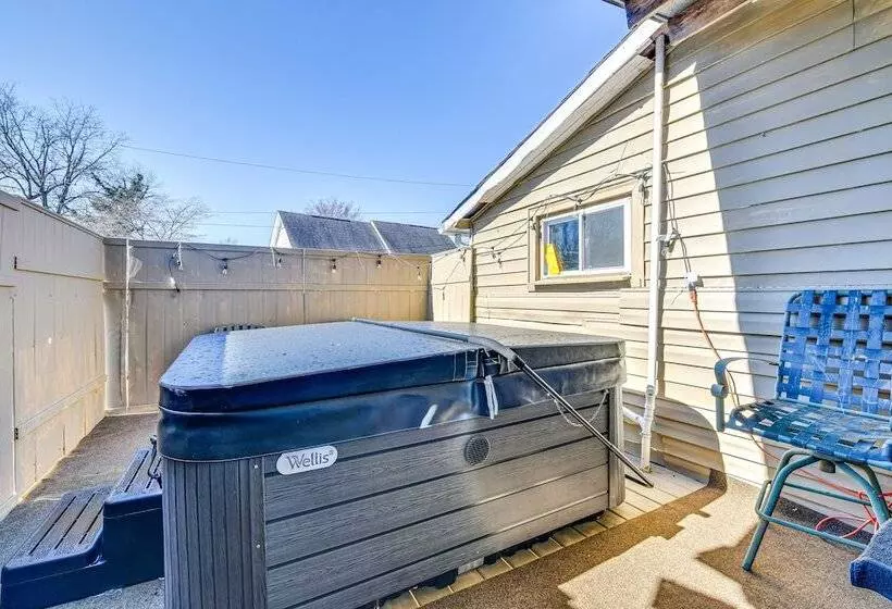 Pet Friendly North Carolina Abode   Deck & Hot Tub