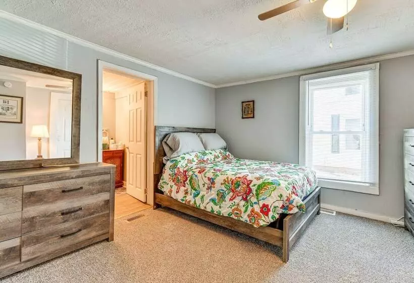 Pet Friendly North Carolina Abode   Deck & Hot Tub