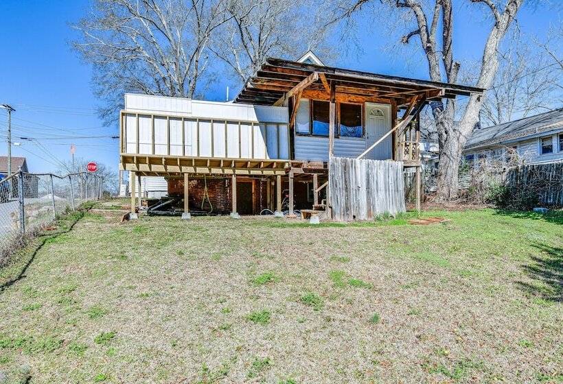 Pet Friendly North Carolina Abode Deck & Hot Tub